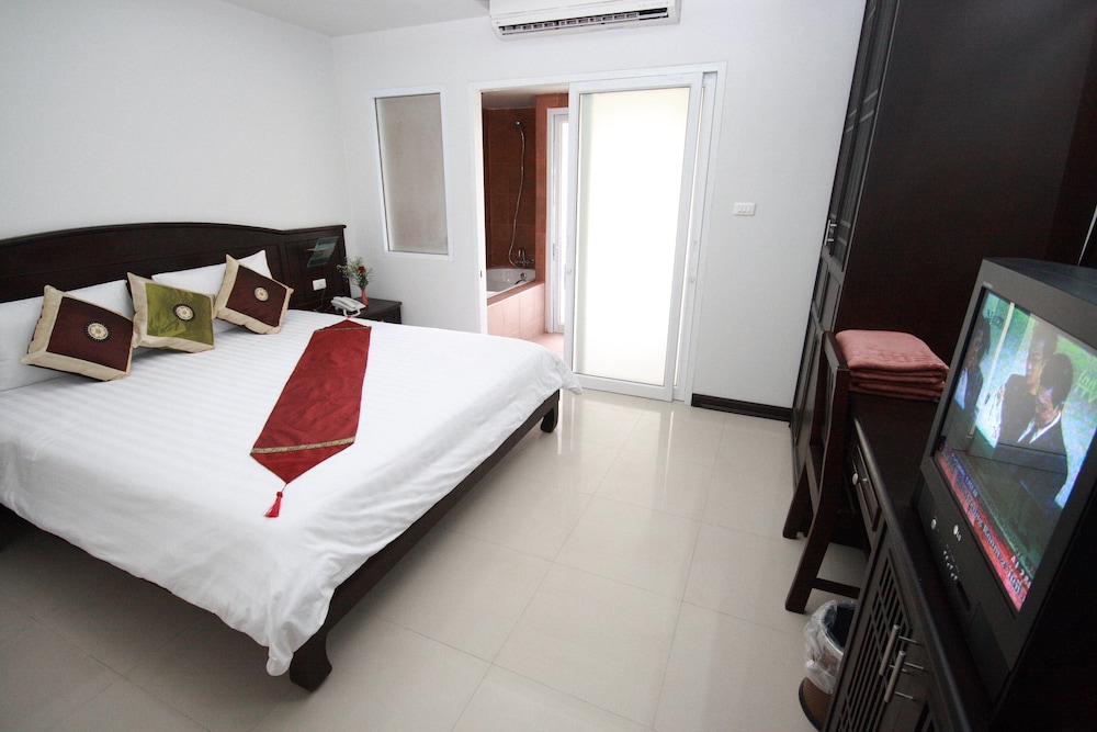 Samui First House 12/50