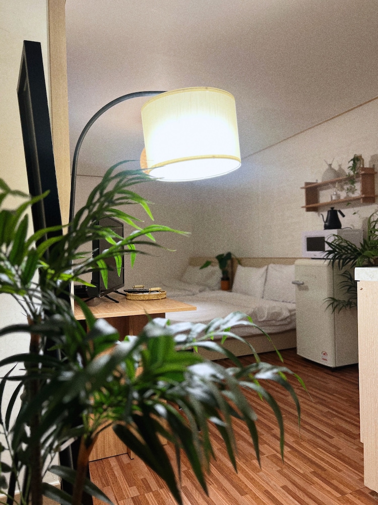 JNINE Guest House 35/59