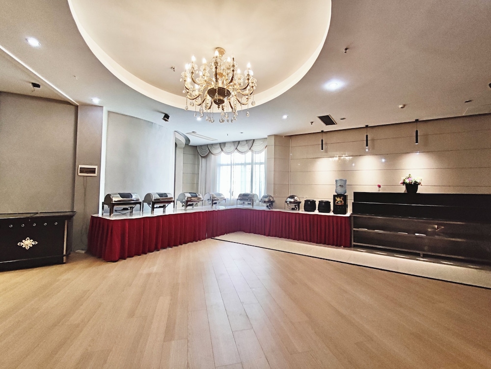 Zhuhai Jinguan Holiday Hotel 6/39