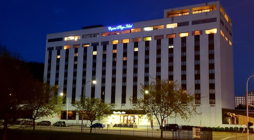 Capital Plaza Hotel 1/37