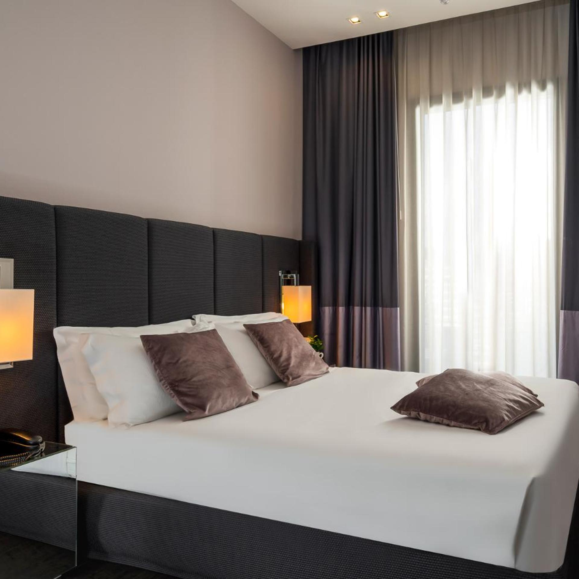 Suite, Balcony