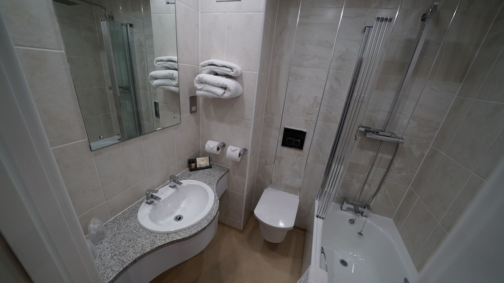 Briar Court Hotel 70/70
