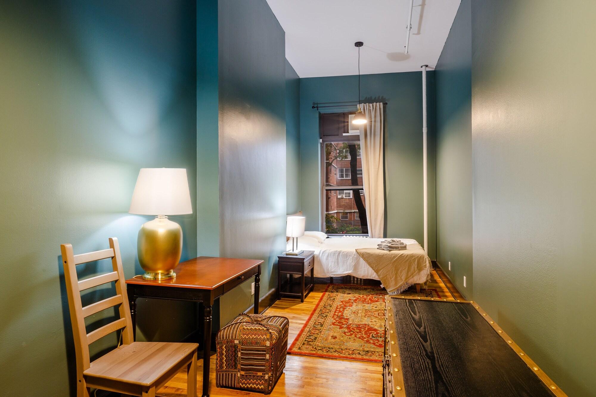 City, Studio, Shared Bathroom