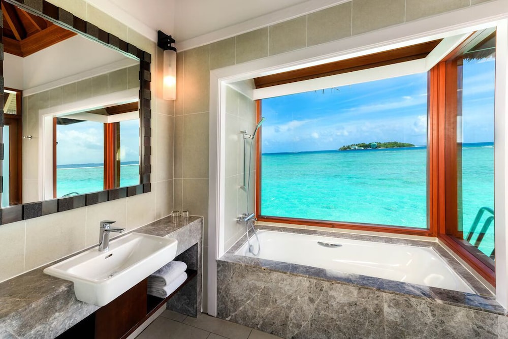 Sheraton Maldives Full Moon Resort & Spa 69/69