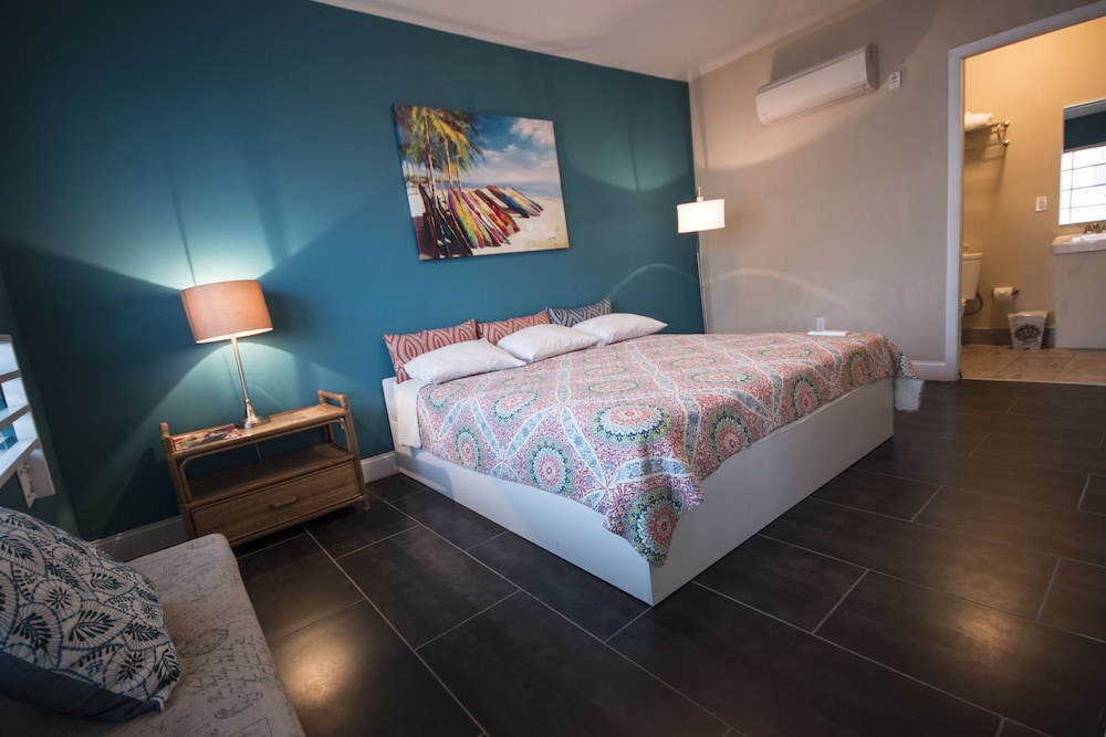 Beds N' Drinks Hostel 26/66