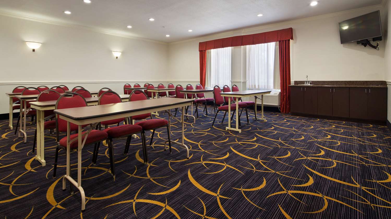 Best Western Plus North Houston Inn & Suites 17/21