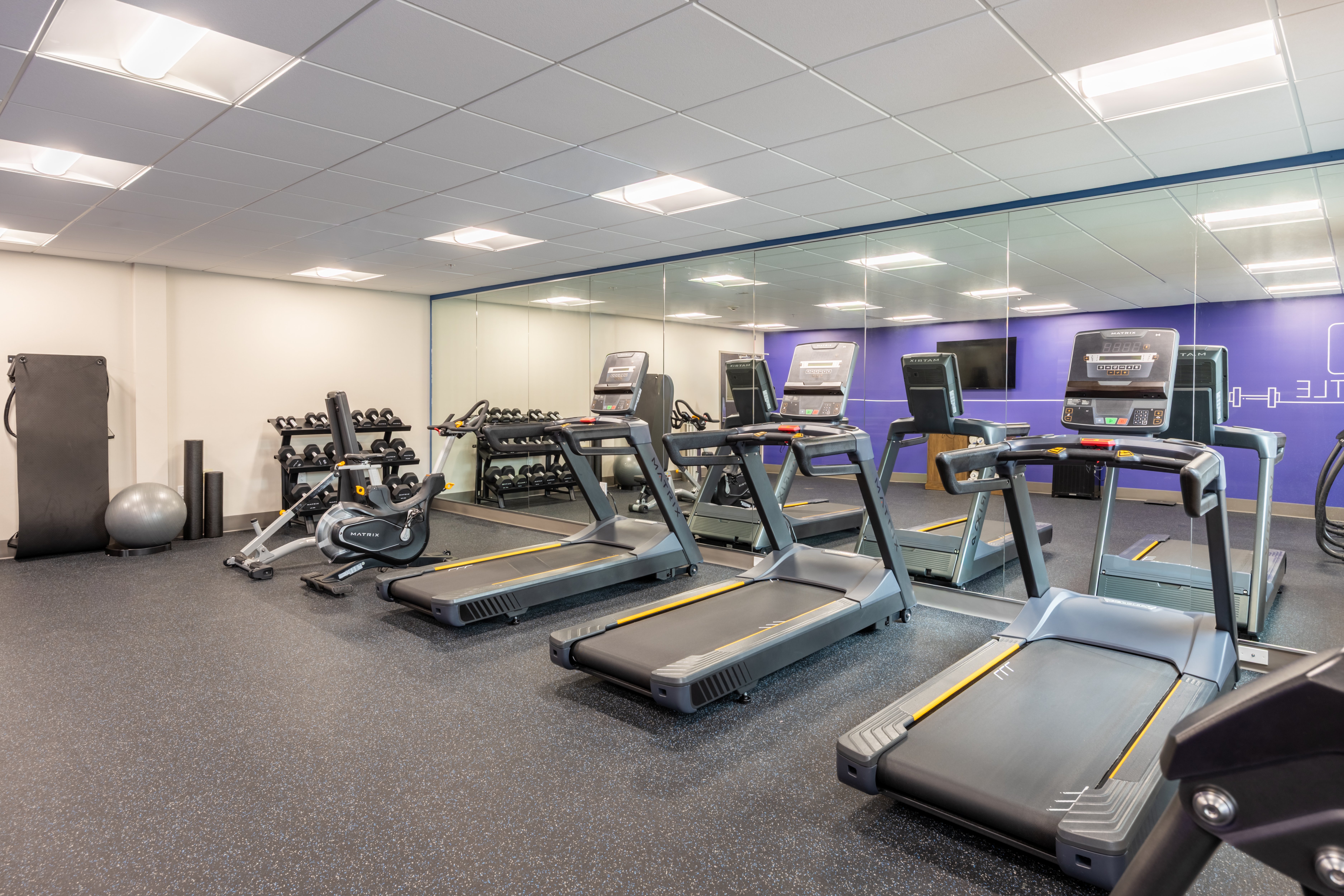 Holiday Inn Express Hotel Suites Columbus Polaris Parkway 48/77