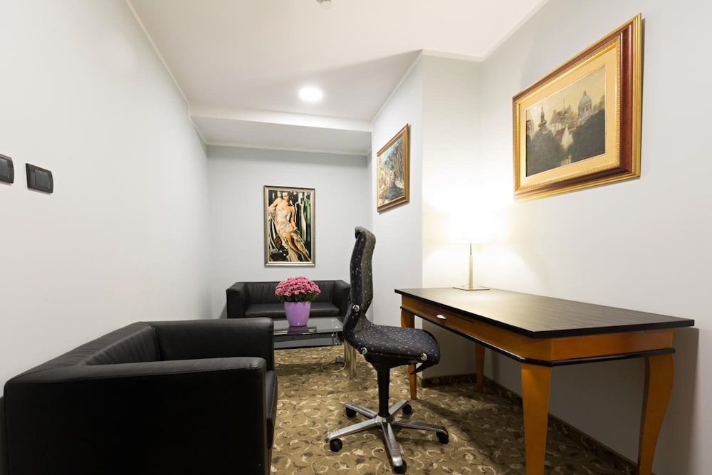 Sterling Hotel 44/49