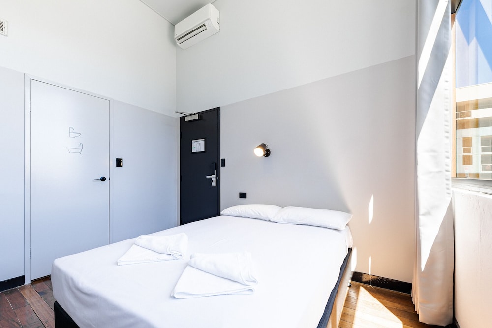 Bunk Backpackers 15/50