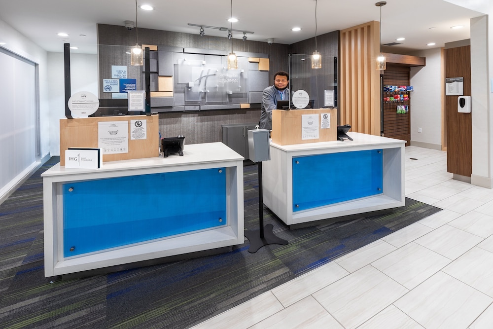 Holiday Inn Express Suites Stafford Nw Sugar Land An Ihg Hotel 9/56