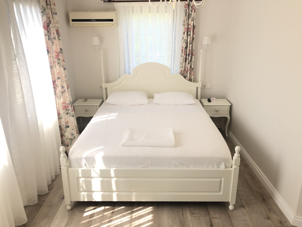 Bozcaada Kirli Otel 8/27