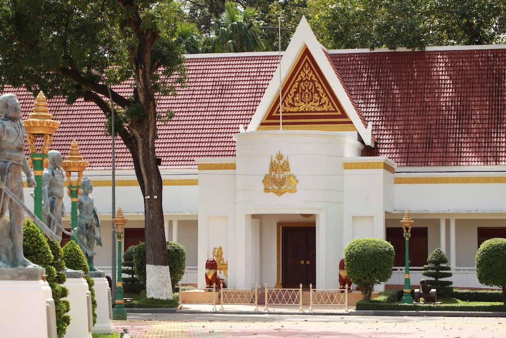 LYNNAYA URBAN RIVER RESORT in SIEM REAP