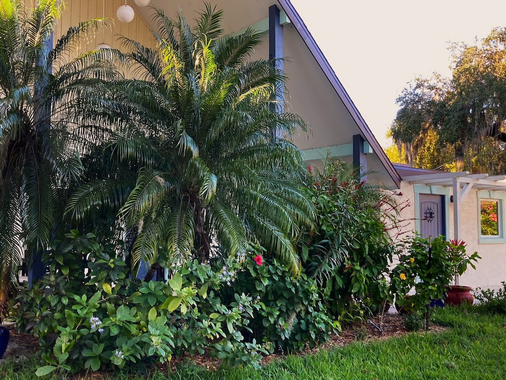 Retreat at Crystal Manatee 4/65
