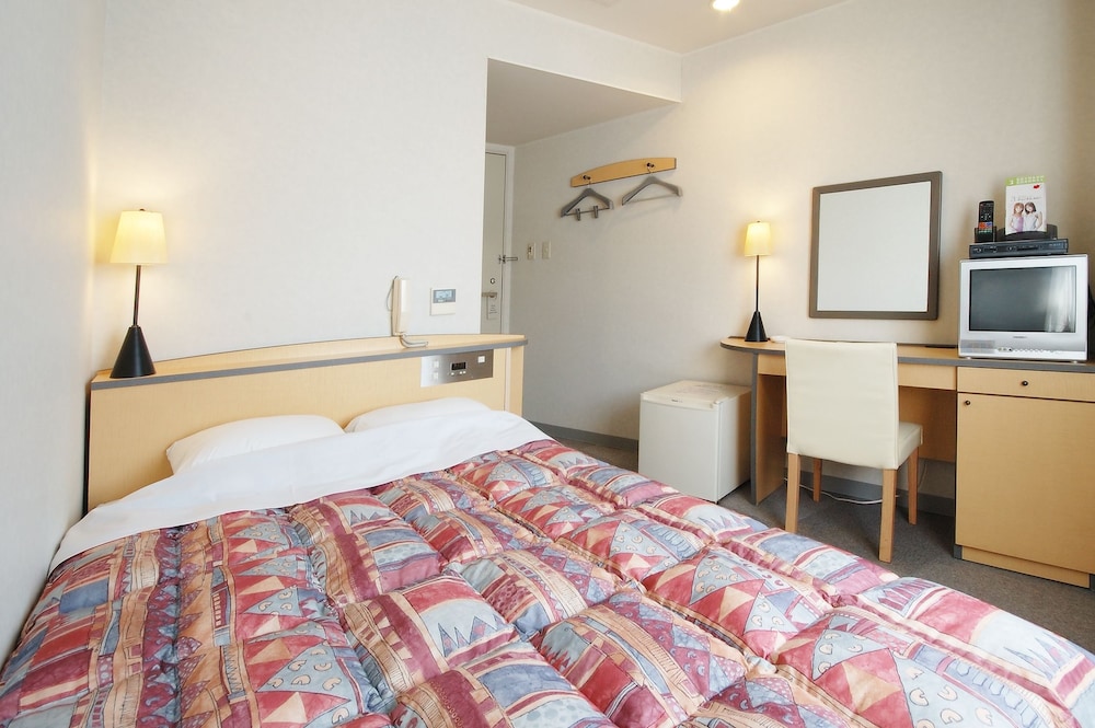Hotel Kokomo 7/16