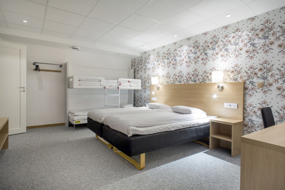 First Hotel Dragonen 8/72
