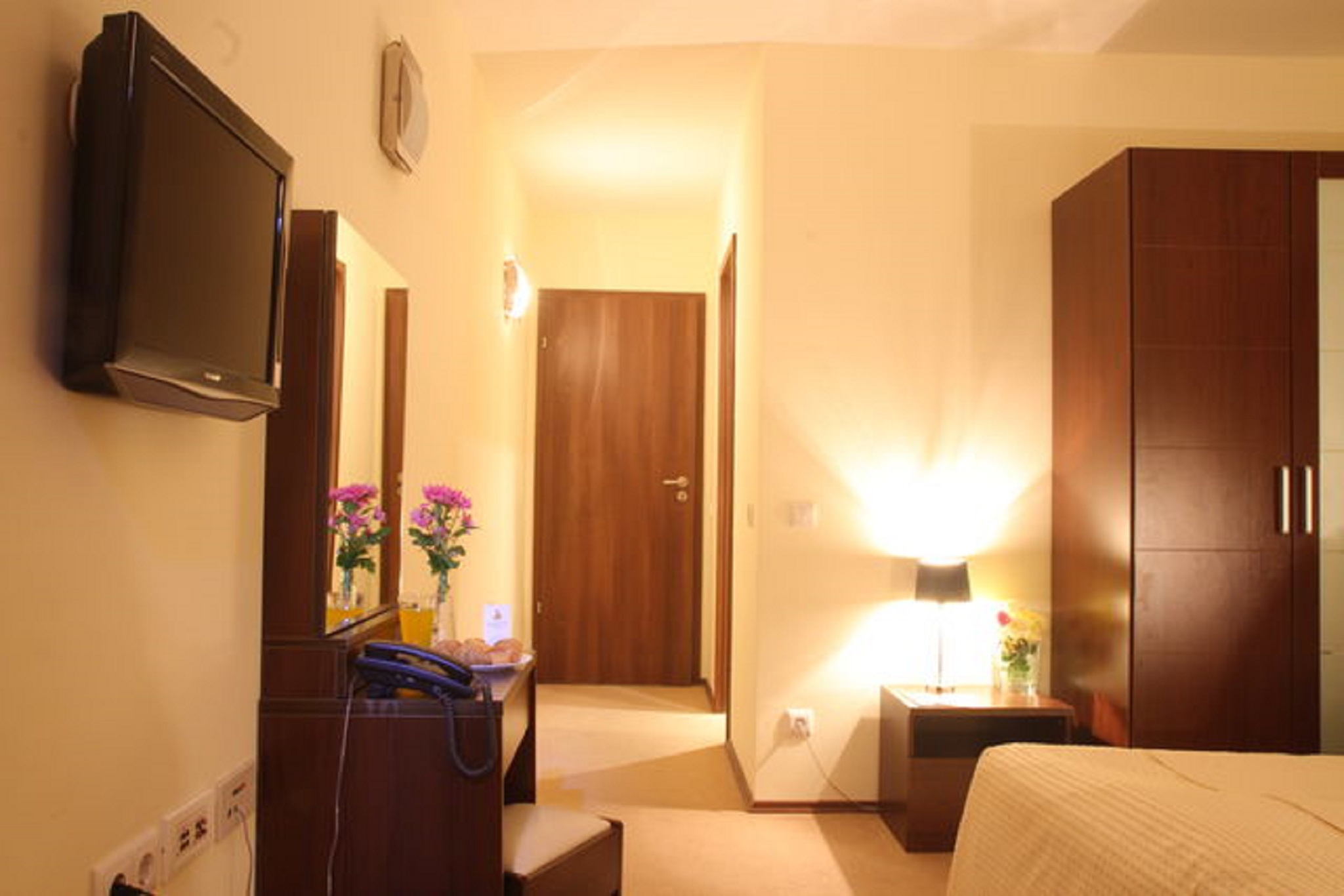 MURITE CLUB HOTEL(FORMERLY White Fir Valley Resort) 20/60