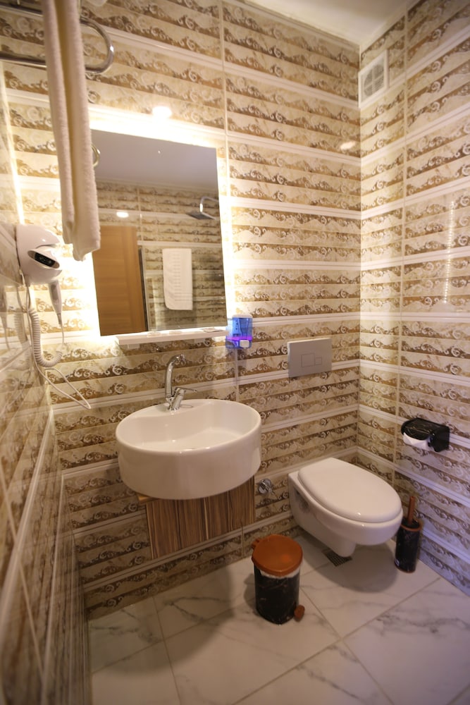 Senyor Garden Hotel 50/50