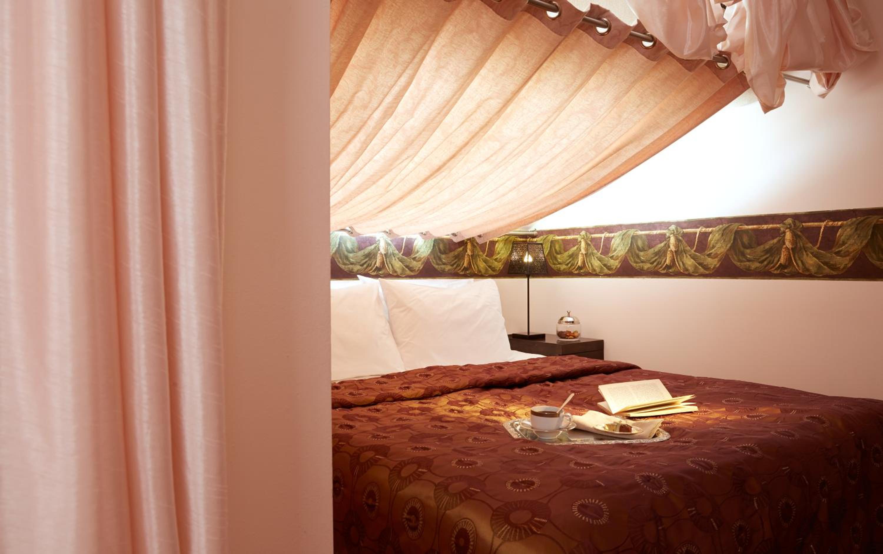 2 Bedrooms, Maisonette