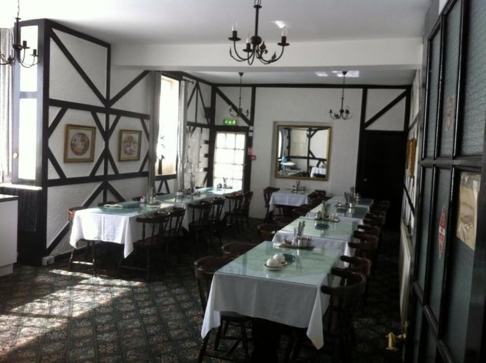 The Hawkes Hotel 42/56