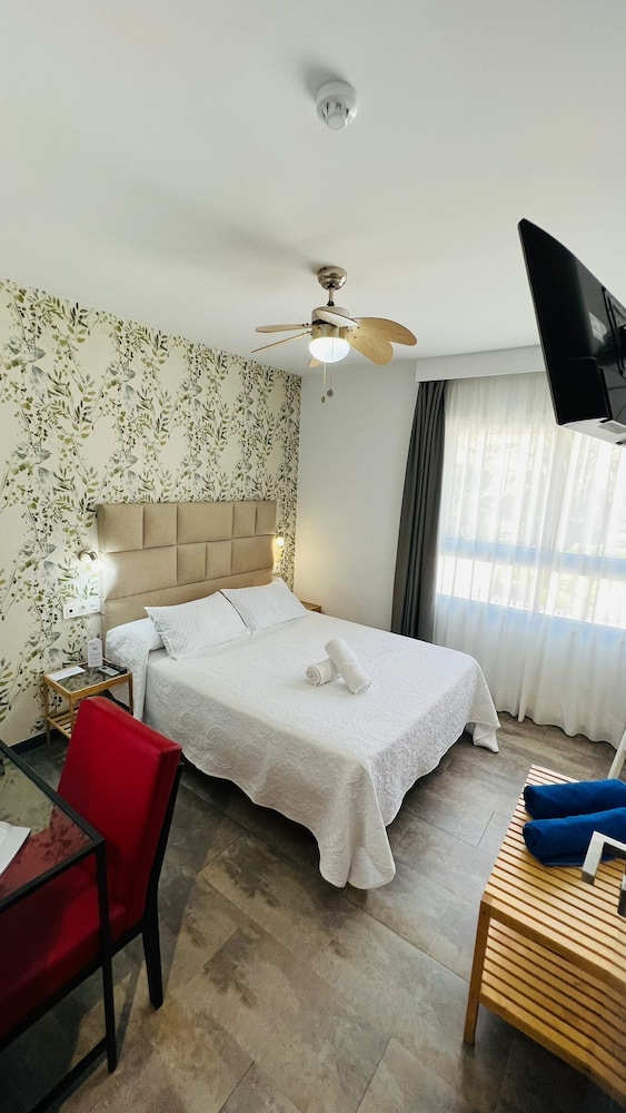 Bajondillo Beach Cozy Inns - Adults Only 12/30