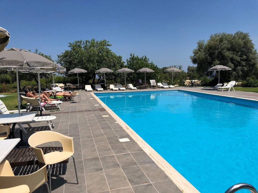 Zaiera Resort Club 1/30