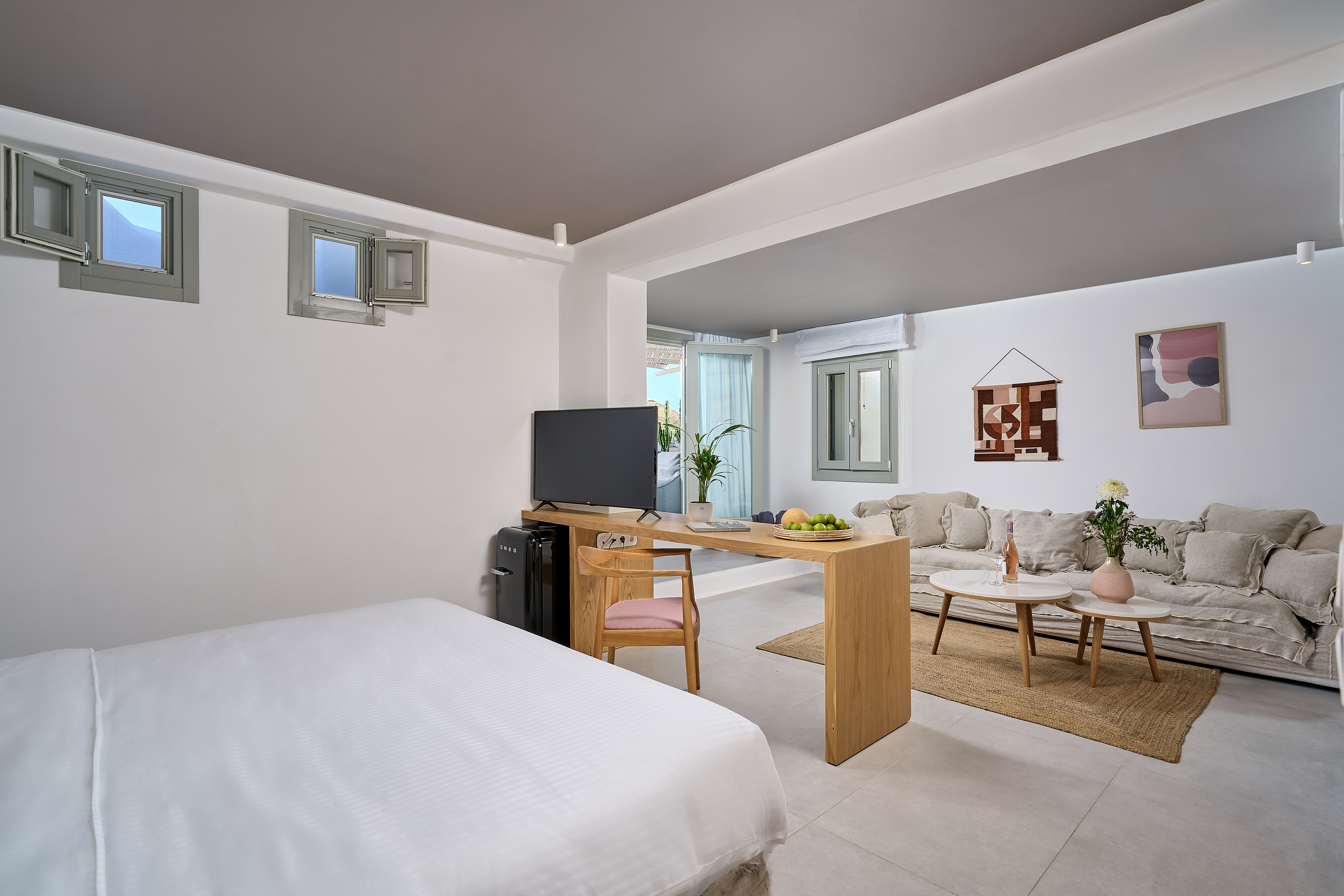 2 BEDROOMS, SUITE
