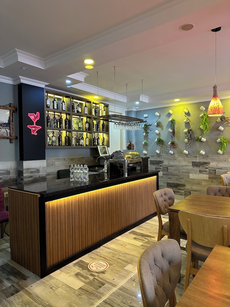 Hotel Aristocrat Batumi 30/34