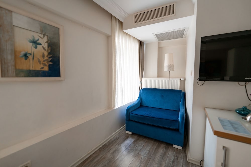 ELANAZ HOTEL 25/50