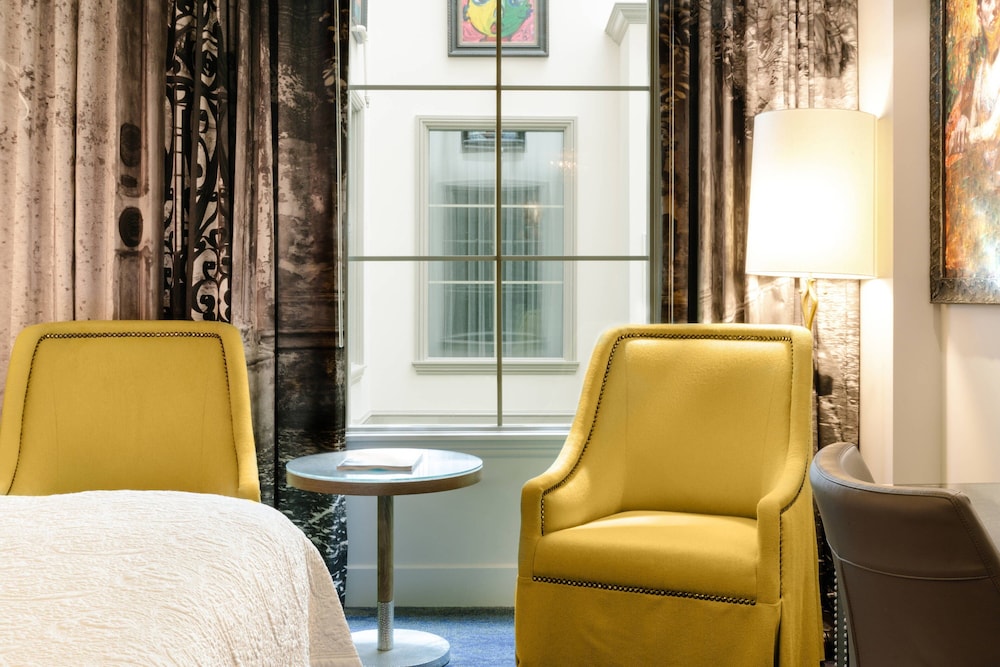 Grand Bohemian Hotel Charleston Autograph Collection 18/56