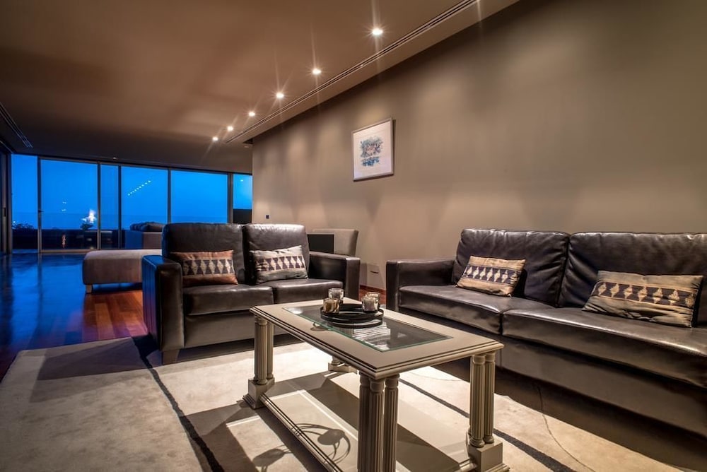 Arts In Penthouse Apartments Til Sol 13/30
