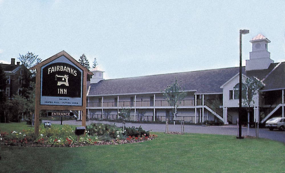 Fairbanks Inn 24/33