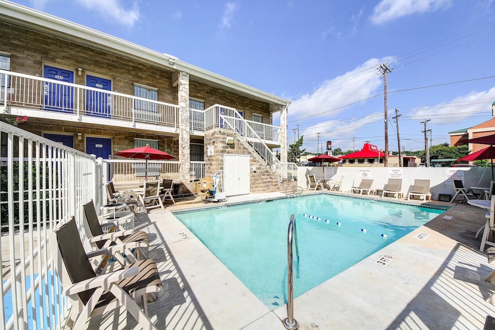 Motel6 San Antonio, TX - Northwest Medical Center 6/60