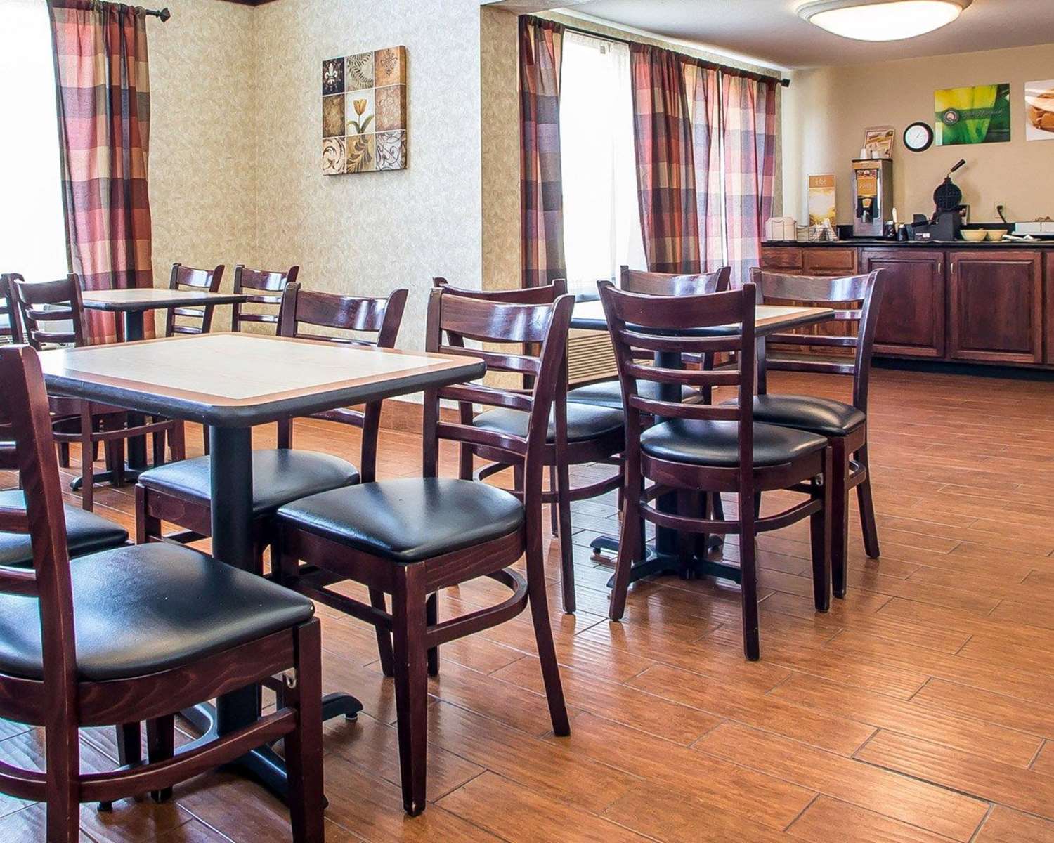 Quality Inn and Suites Middletown Franklin 13/15