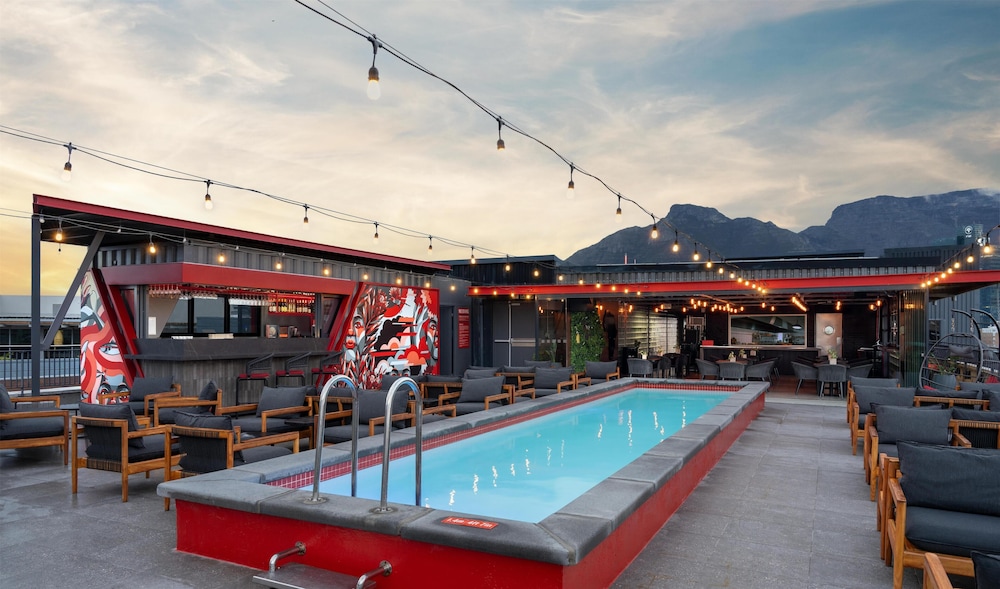 Radisson RED Cape Town V&A Waterfront 47/49