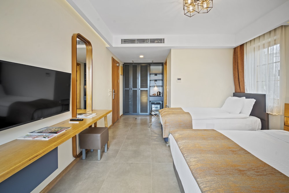Zeyt Inn Hotel 9/32