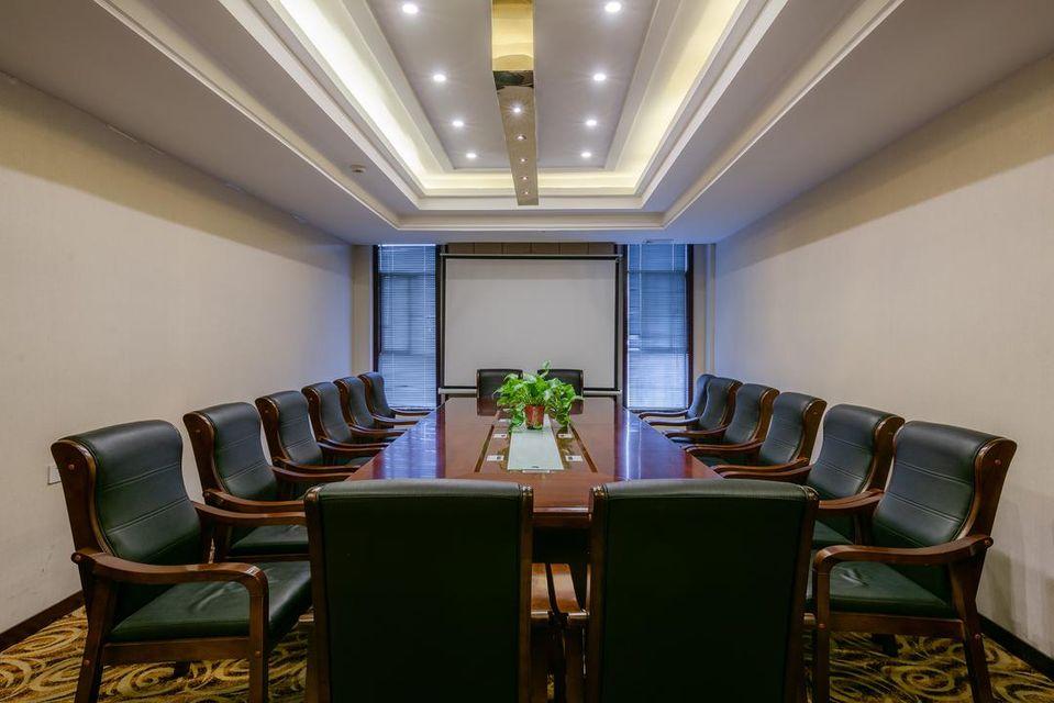 Jun Yi Kai Yue Hotel 31/32