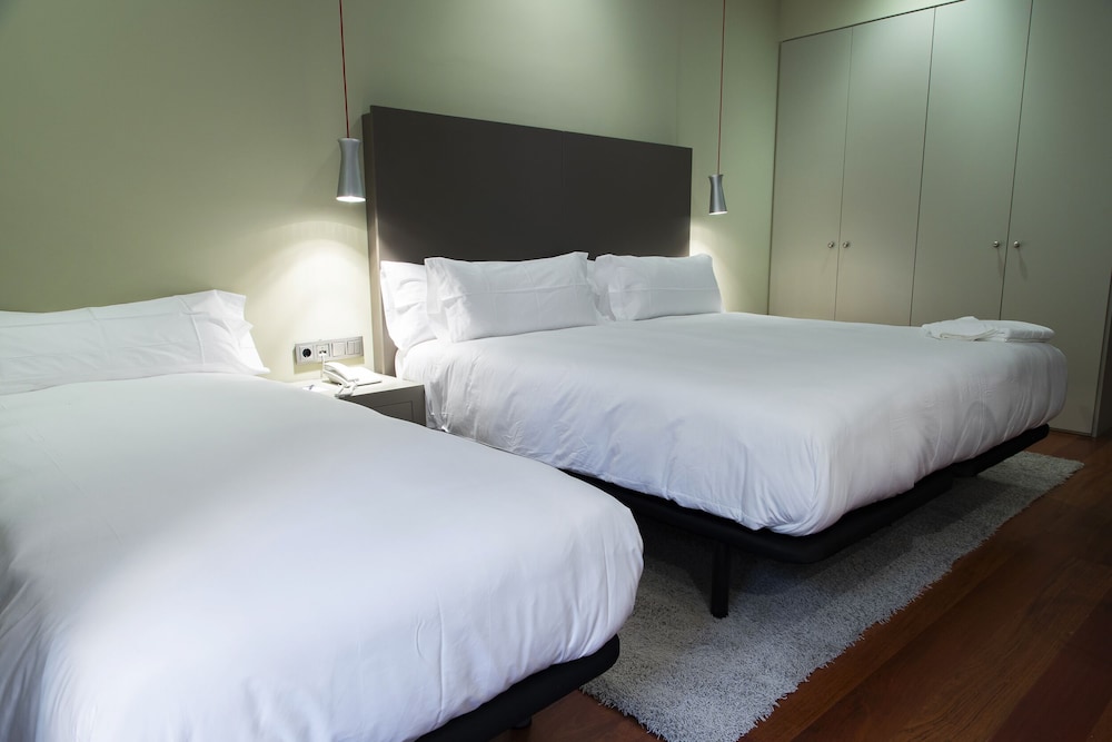 Hotel AR Isabel de Farnesio 6/47