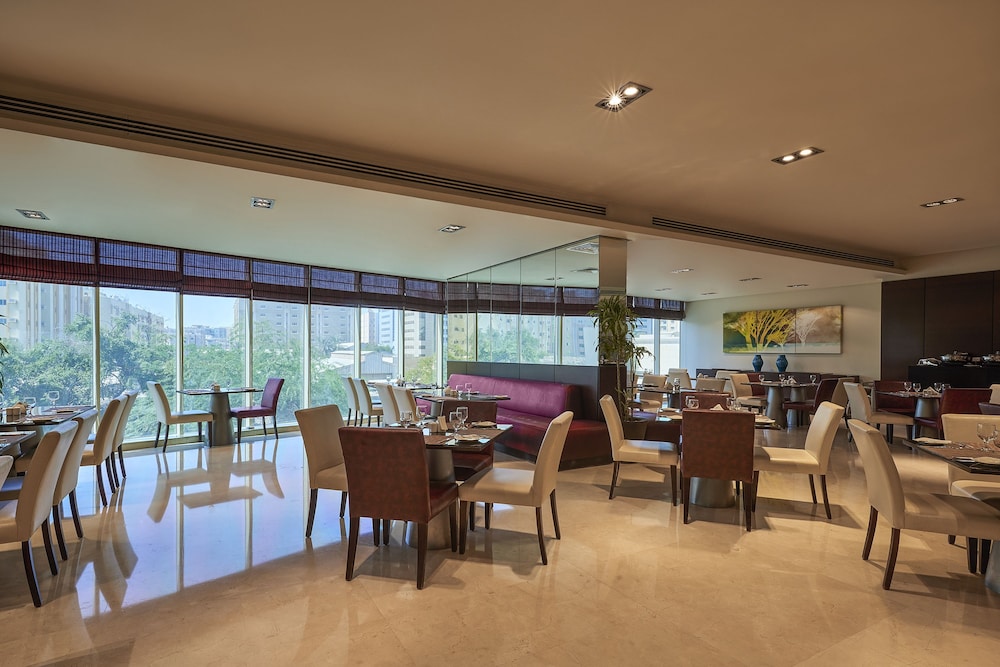Safir Hotel Doha 25/33