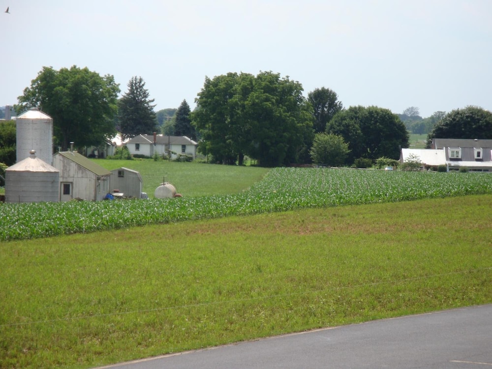 Soudersburg Inn & Suites Lancaster 34/50