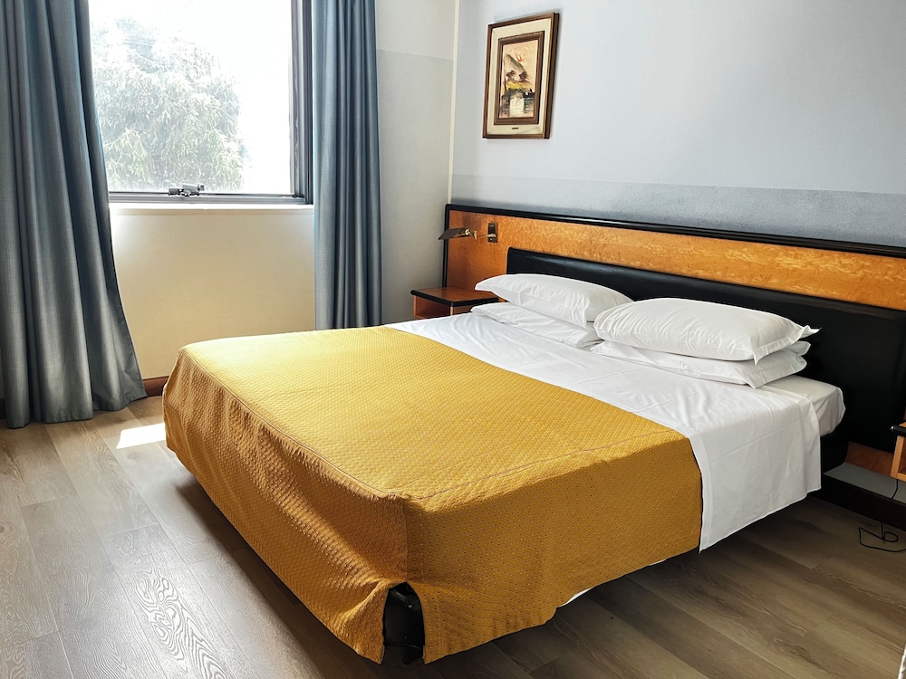 STANDARD, DOUBLE BED