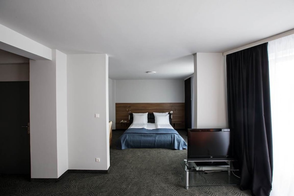 President Hotel 25/63