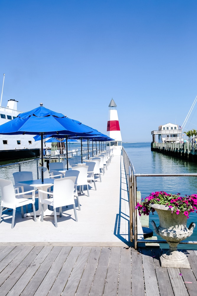 Danfords Hotel and Marina 62/69