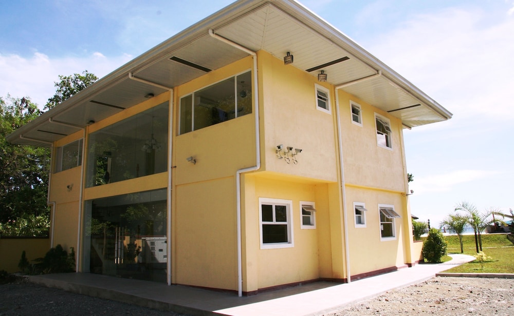 Caimito Beach Hotel 1/20