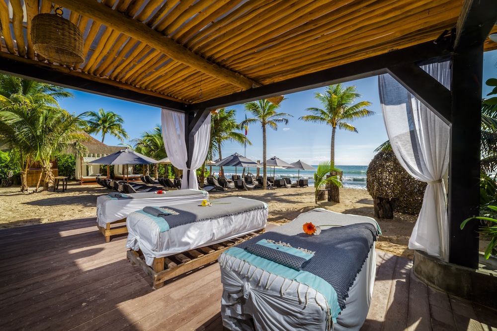 Mvngata Beach Hotel 18/50