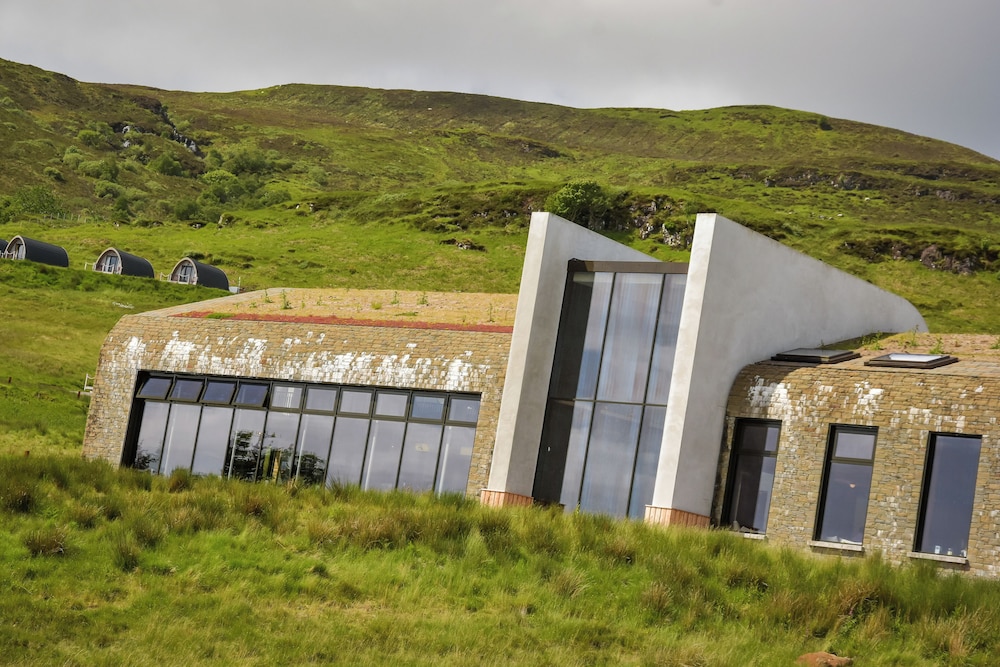 Bracken Hide Hotel 41/47