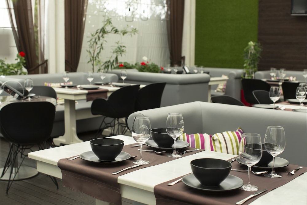 Flowers Hotel 50/70