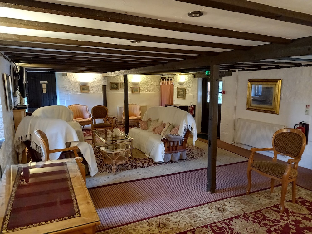 Bickleigh Castle Hotel - Castle 40/64