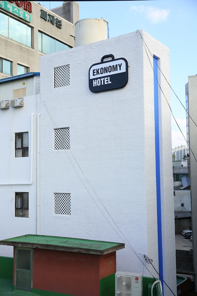 Ekonomy Hotel Gumi 2/30