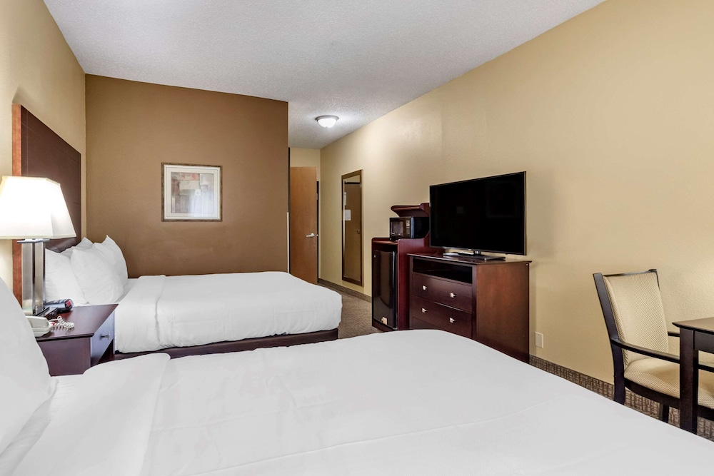Comfort Inn & Suites Austin North Loop 18/46