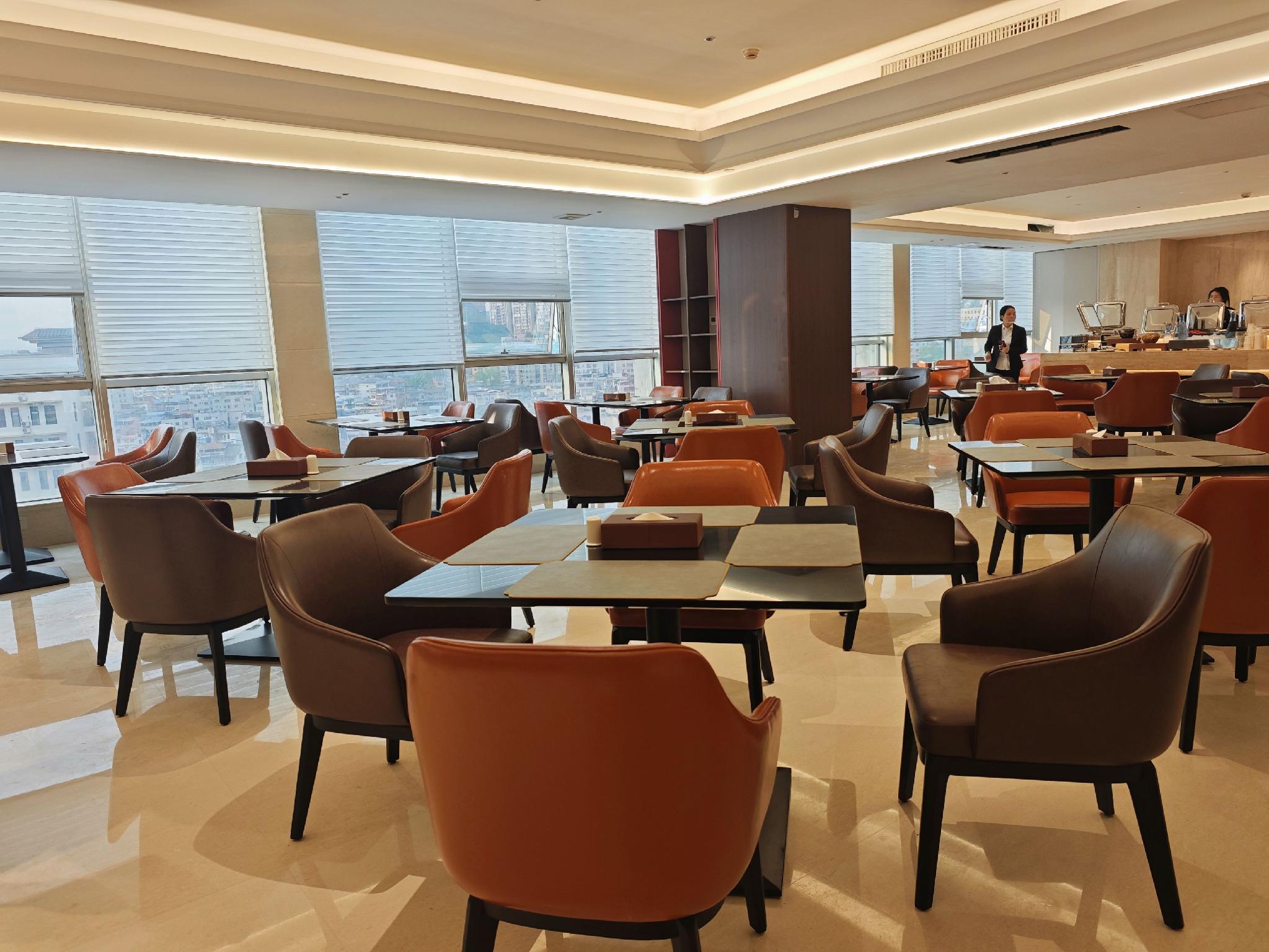 Zongheng Hotel Kaili 55/60